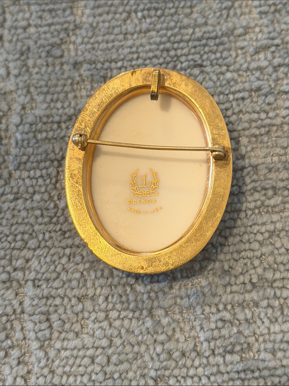 Lenox Porcelain Brooch Pin - Picture 4 of 6